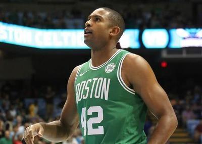 拉拉维亚晒照庆祝客场之旅结束