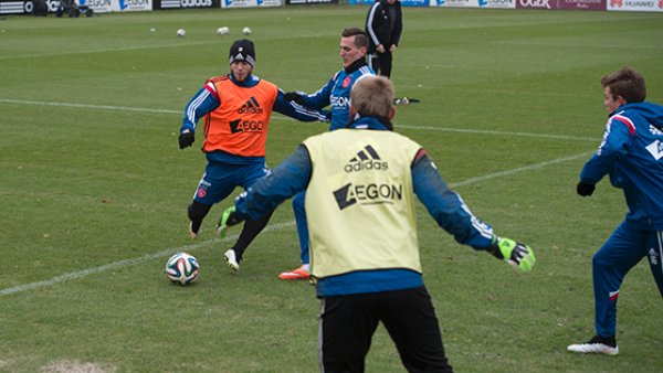 了一个占据 了一个占据