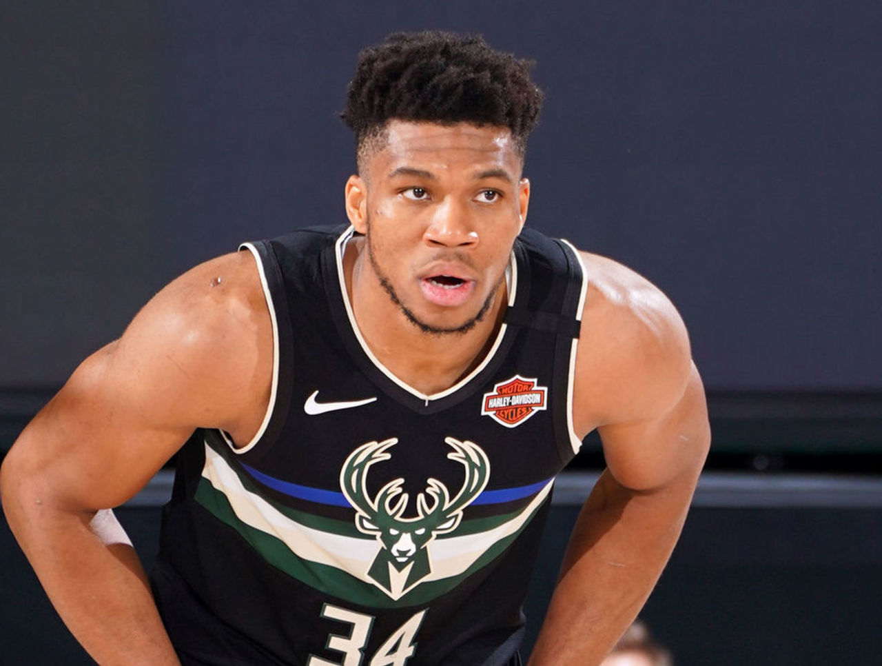 锡红牛后曾 锡红牛后曾